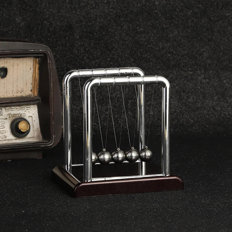 Newton Cradle Balance Steel Balls Natuurkunde Wetenschap Pendel Speelgoedbureau, Uitstekend Educatief Gadget Demonstreert Het Behoud van Momentum en Energie