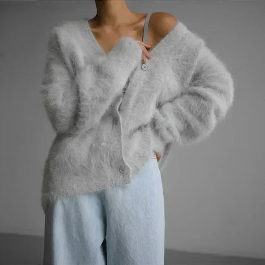 Luxe Oversized Pluizige Kasjmier Pullover met Knoopsluiting